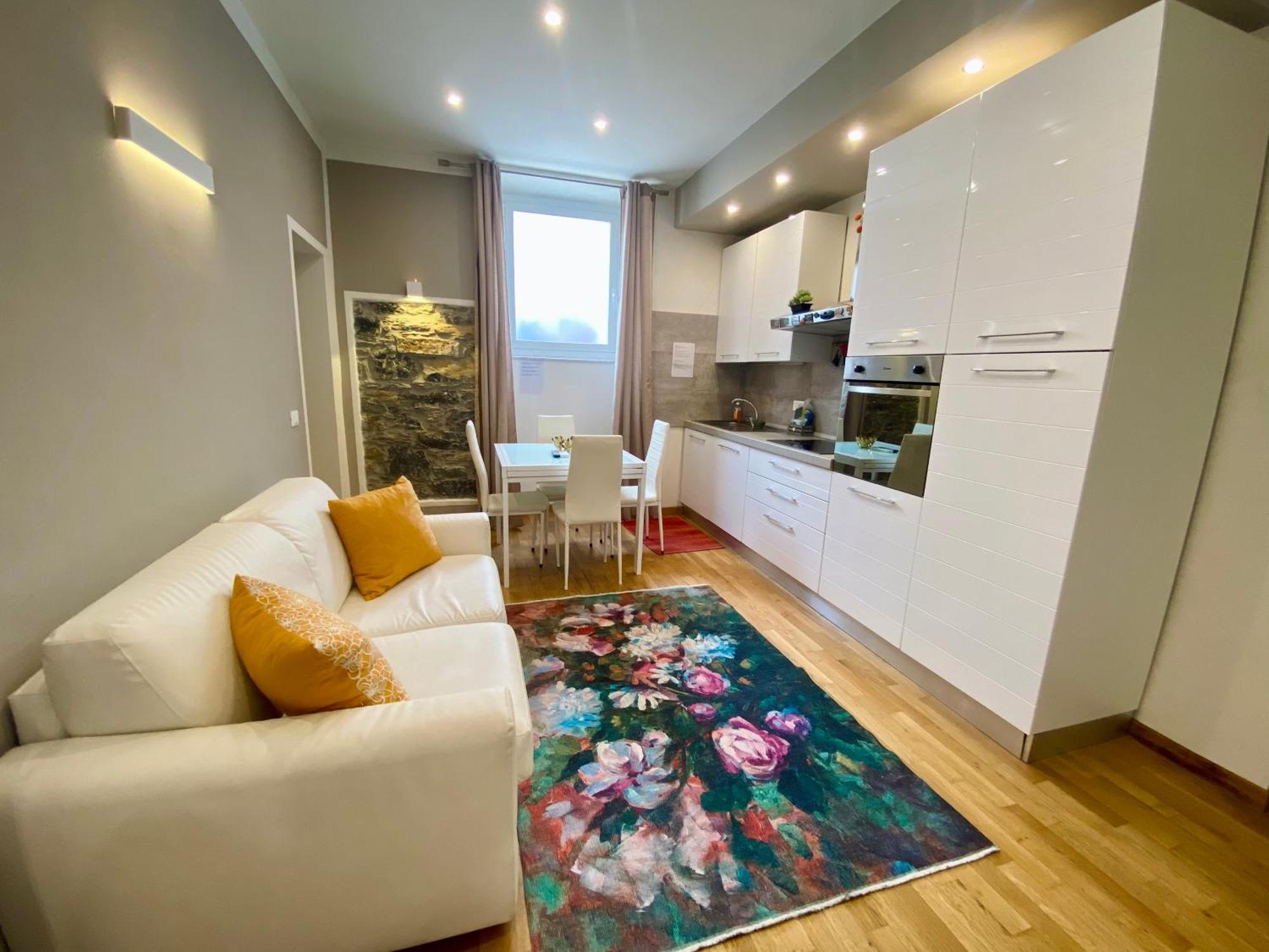 Leo's Apartment *